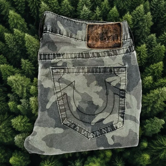 TRUE RELIGION CAMO JEANS